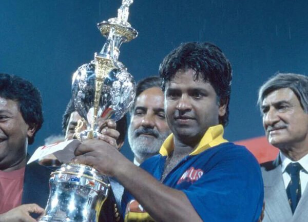 Sri Lanka captains with cricket world cup