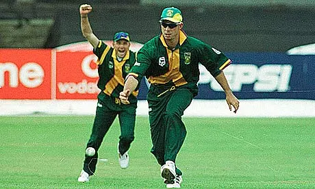 Herschelle Gibbs drops Steve Waugh in 1999 - Costliest dropped catches